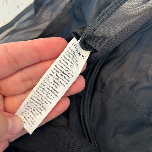 Spanx Shaping mesh-trimmed stretch-satin thong bodysuit - Picture 4 of 6